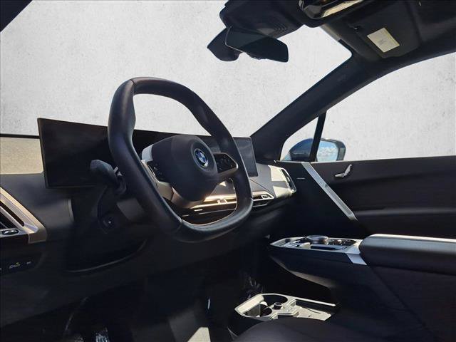 Used 2024 BMW iX xDrive50 w/ Sport Package AWD/4WD image 10