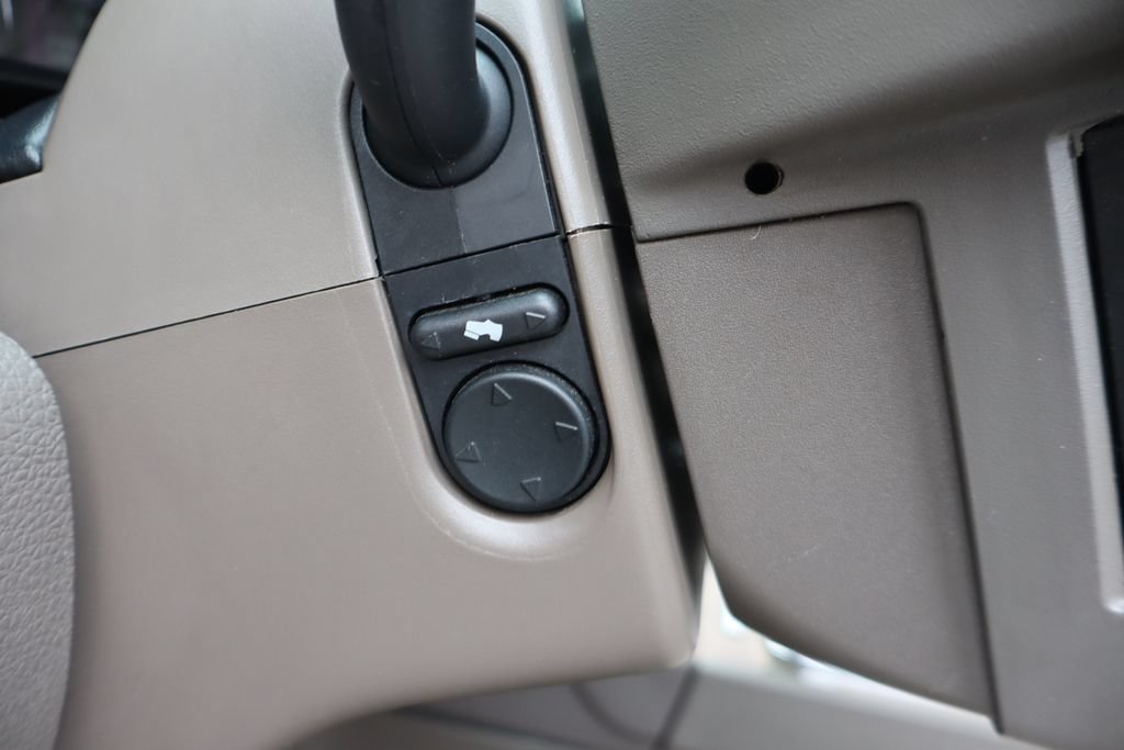 Used 2017 Lincoln Navigator L Select AWD/4WD image 18