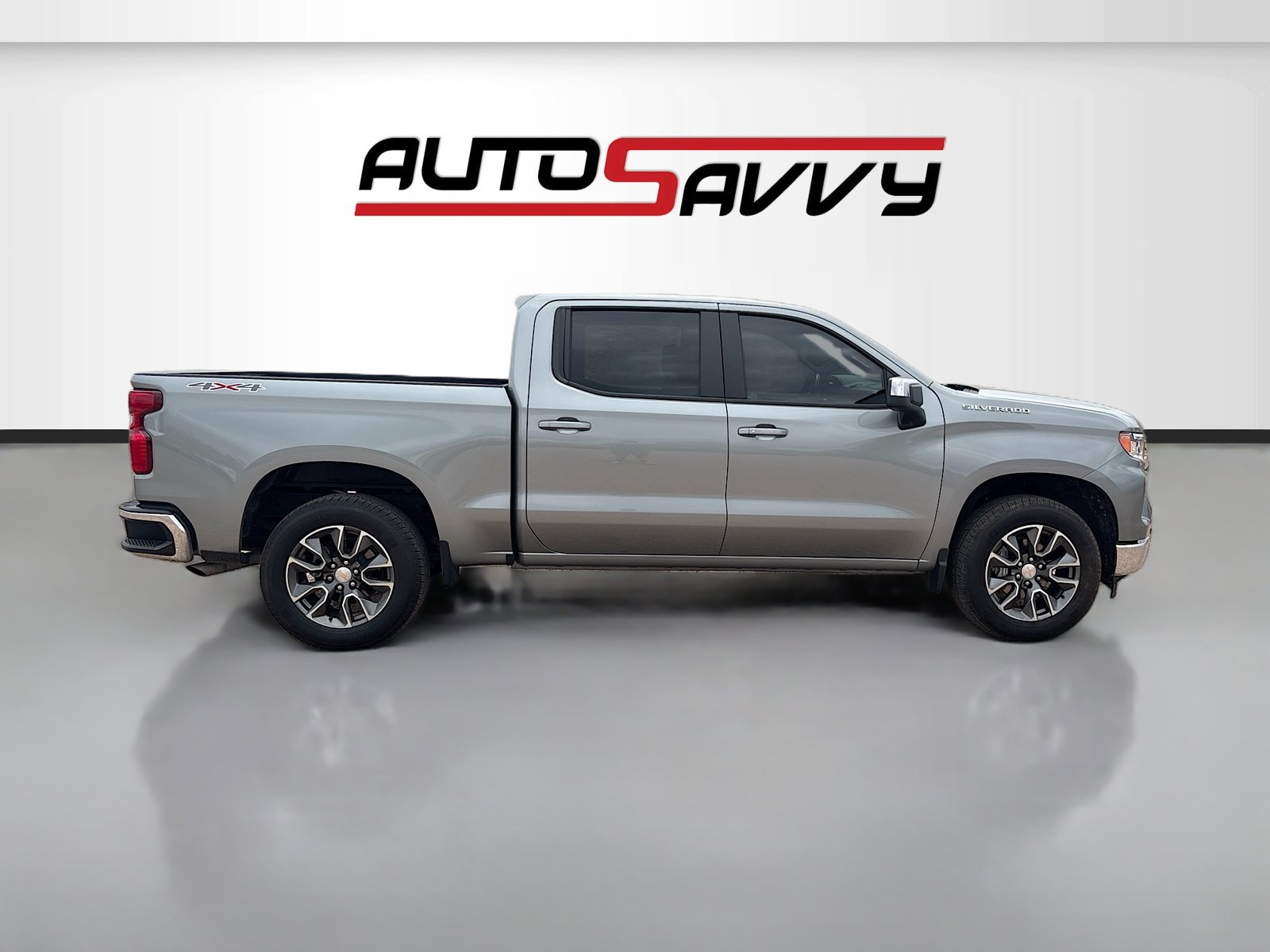 Used 2025 Chevrolet Silverado 1500 LT AWD/4WD image 8
