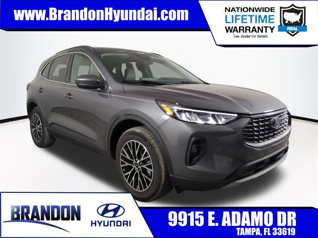 Used 2025 Ford Escape SE