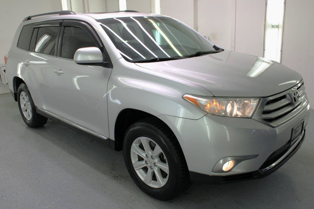 Used 2011 Toyota Highlander SE w/ Tow Pkg FWD image 11