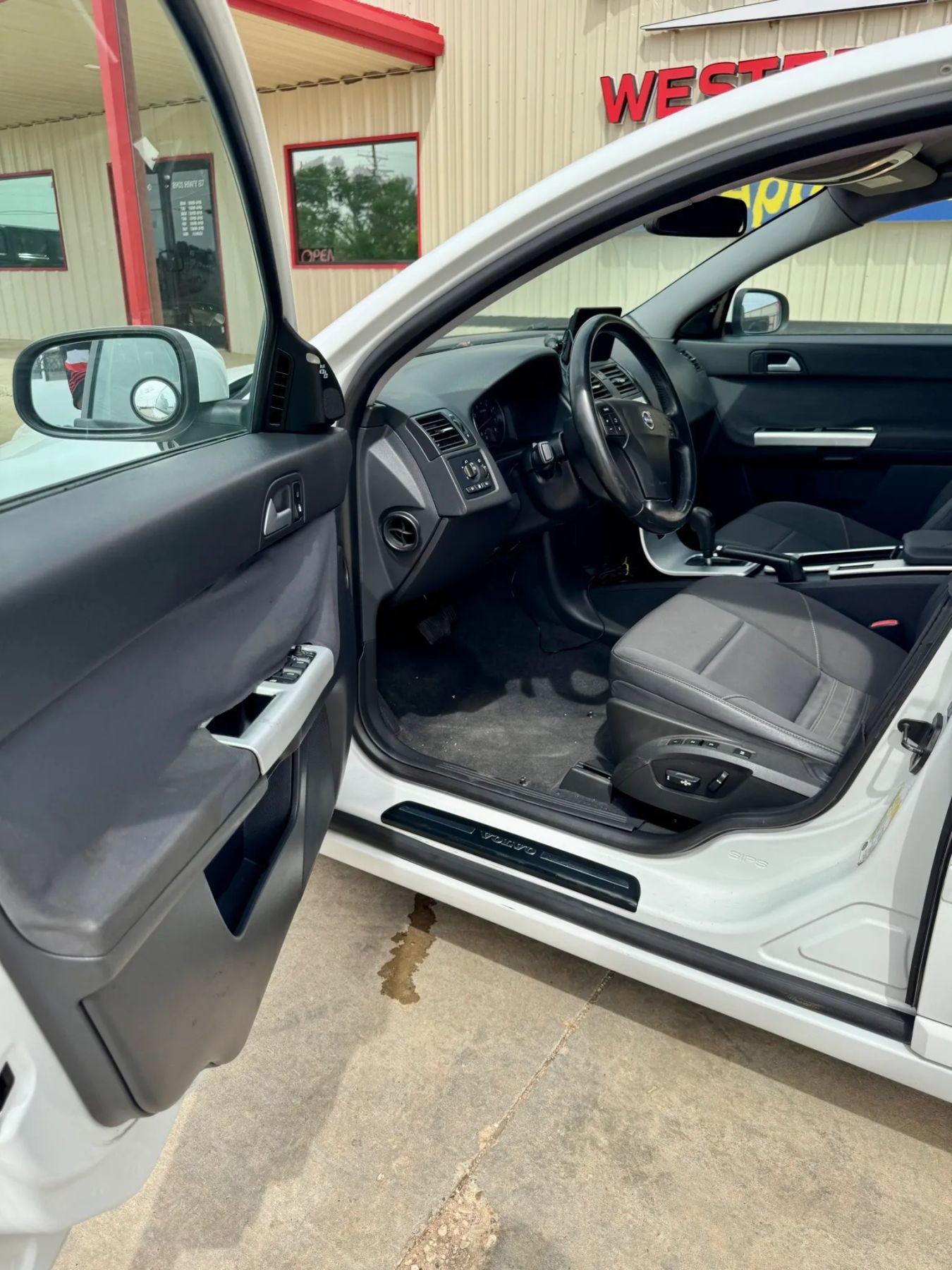 Used 2011 Volvo S40 T5 FWD image 8