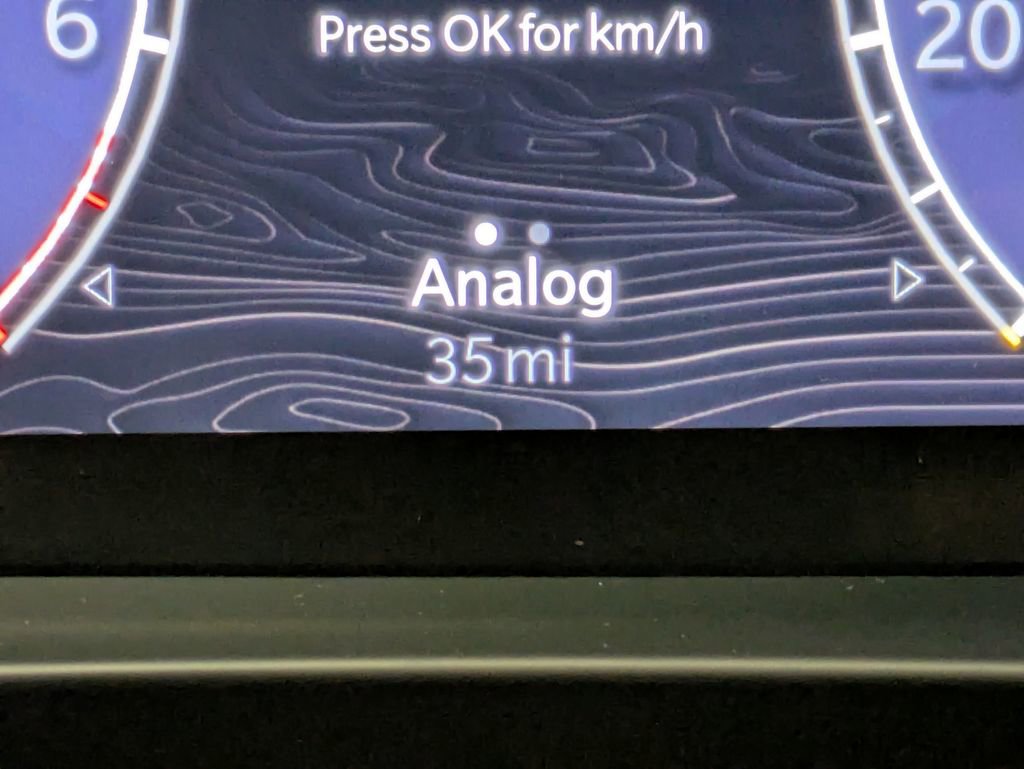 Used 2025 Jeep Grand Cherokee Altitude image 16