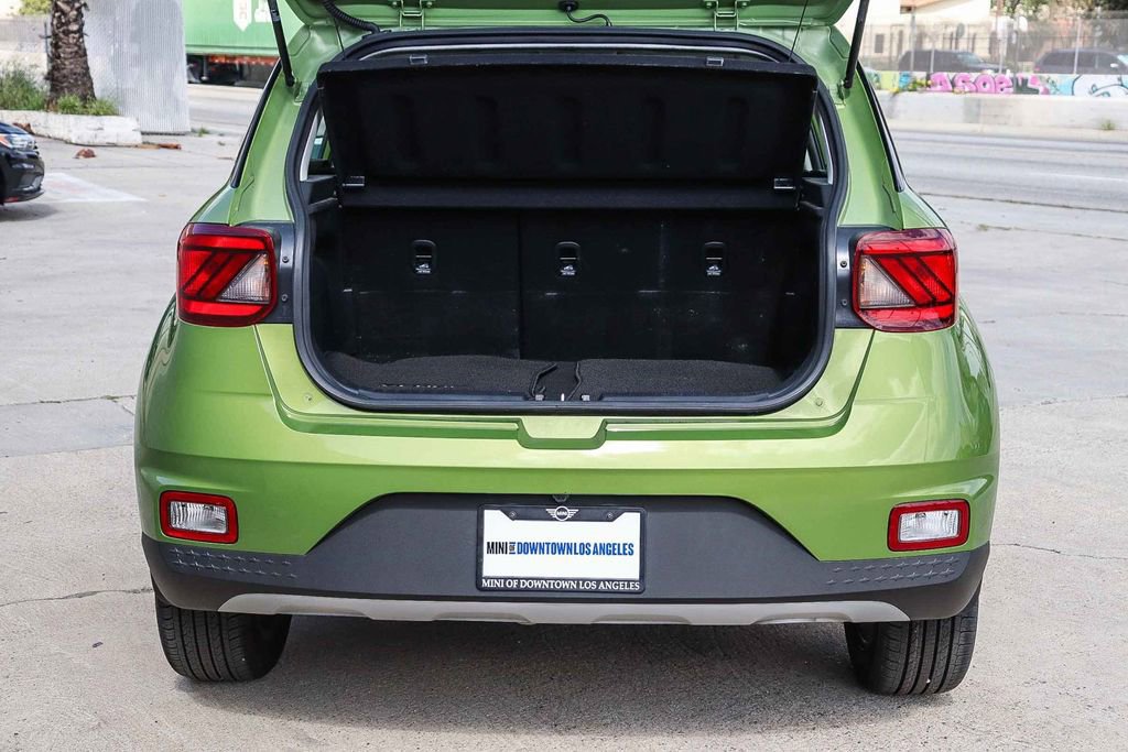 Used 2024 Hyundai Venue SEL image 29