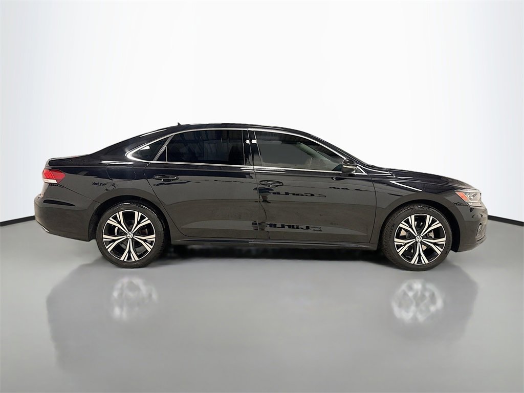 Used 2021 Volkswagen Passat 2.0T SE image 7
