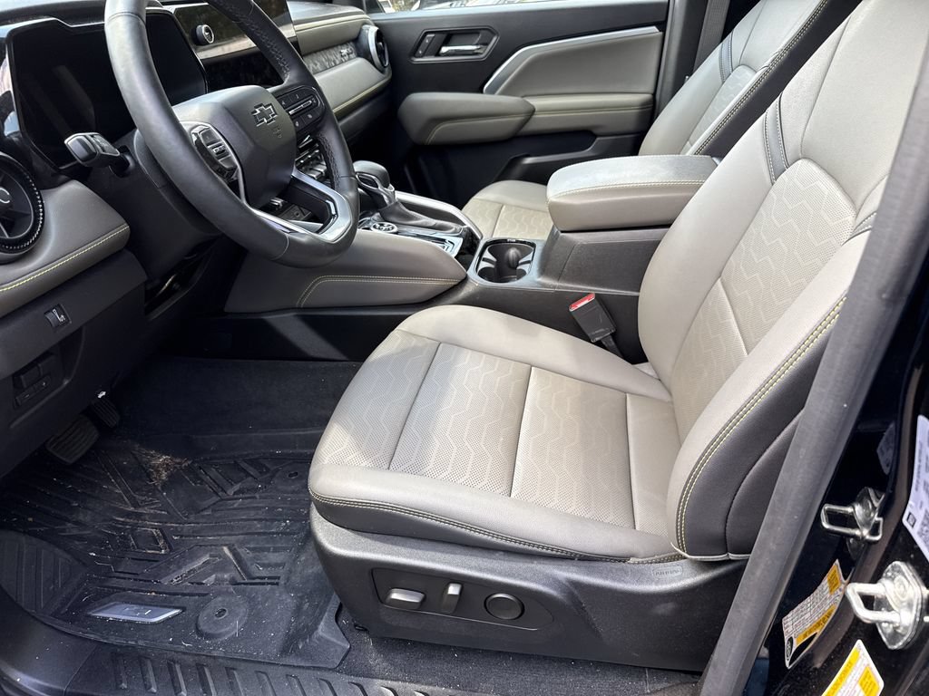 Used 2024 Chevrolet Colorado ZR2 w/ ZR2 Convenience Package III AWD/4WD image 9
