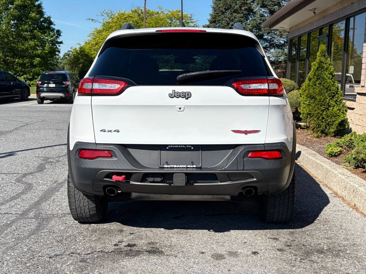Used 2016 Jeep Cherokee Trailhawk w/ Comfort/Convenience Group AWD/4WD image 37