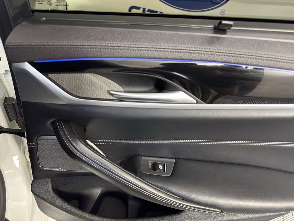Used 2020 BMW M550i xDrive w/ Executive Package image 37