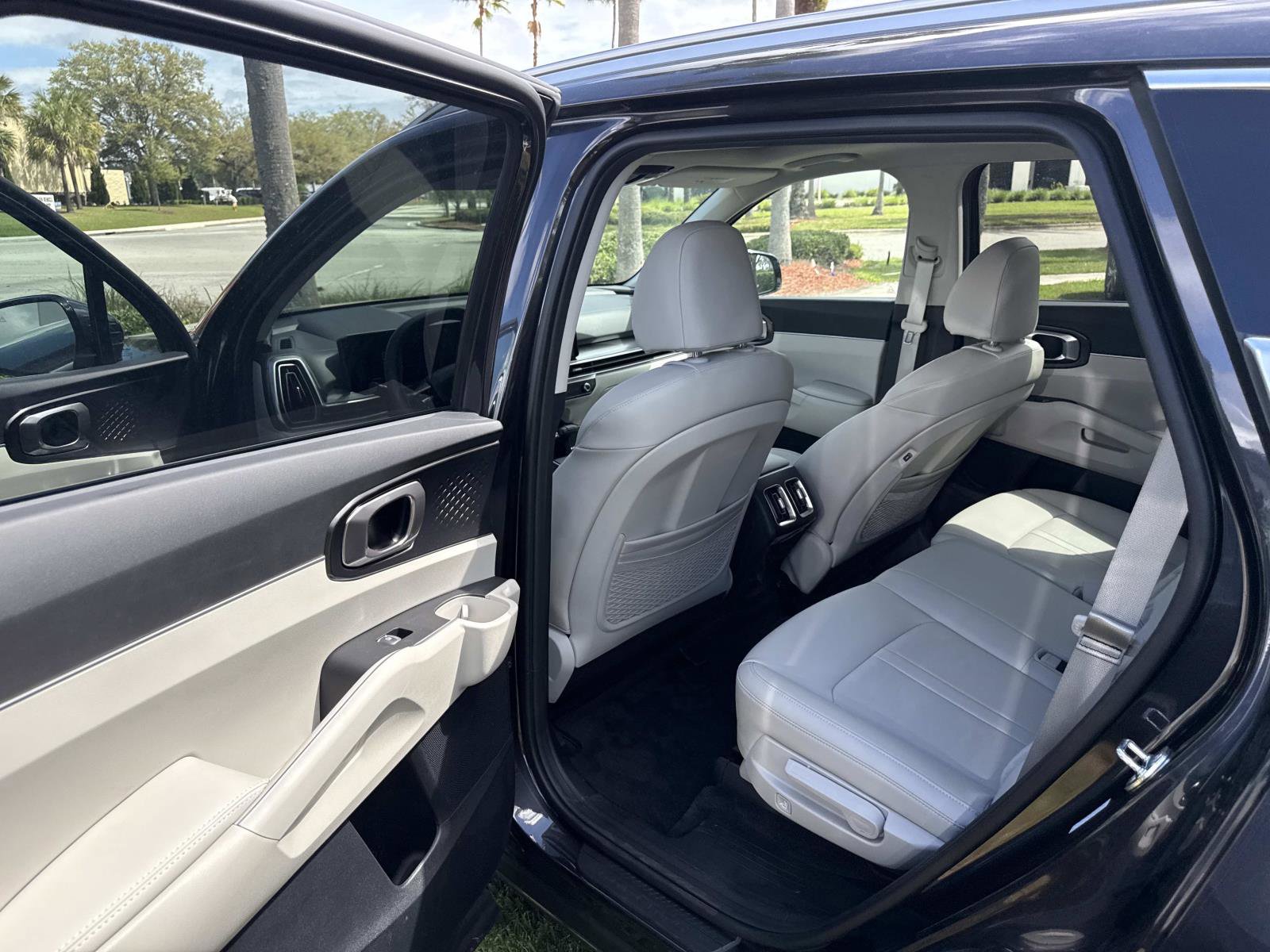 Used 2026 Kia Sorento S w/ S Panoramic Sunroof Package FWD image 12