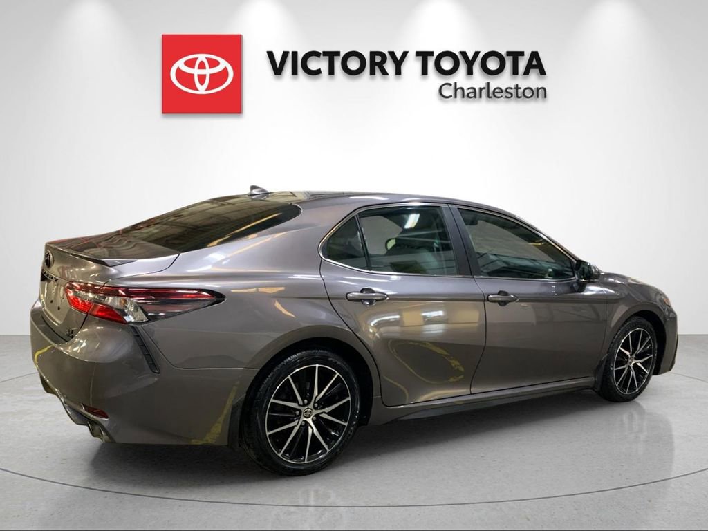 Used 2023 Toyota Camry SE w/ Blackout Package (TMS) image 7