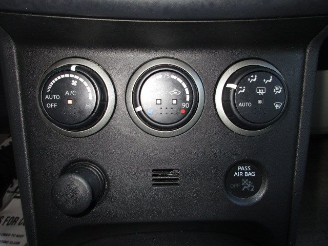 Used 2013 Nissan Rogue SL AWD/4WD image 25