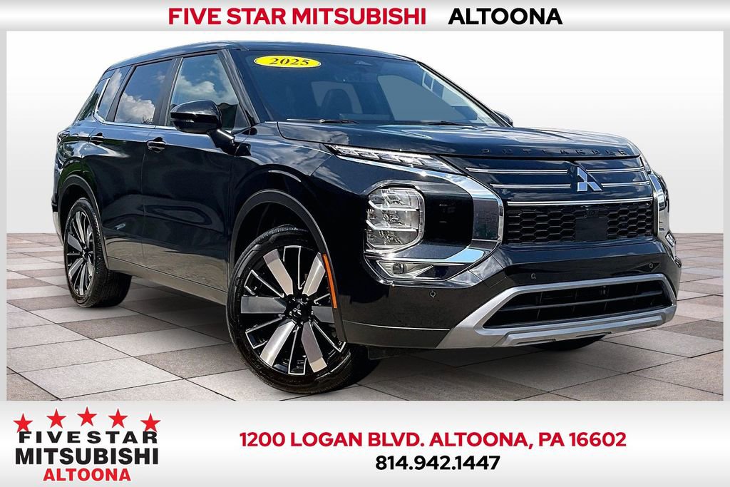 Used 2025 Mitsubishi Outlander SE AWD/4WD image 1