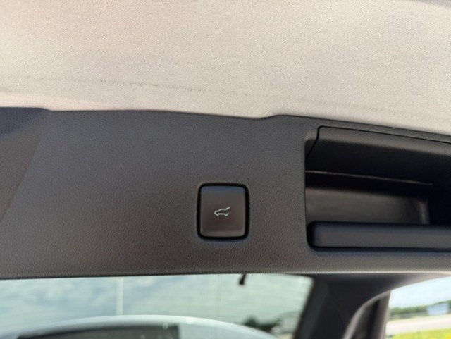 Used 2022 Ford Escape SEL w/ Technology Package FWD image 31