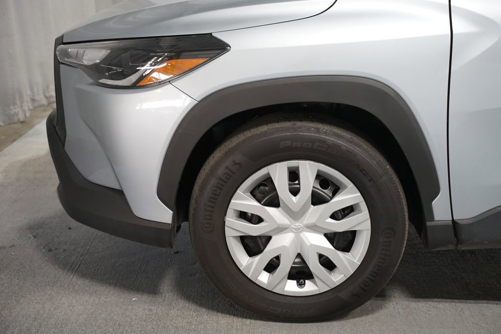 Used 2025 Toyota Corolla Cross L FWD image 5