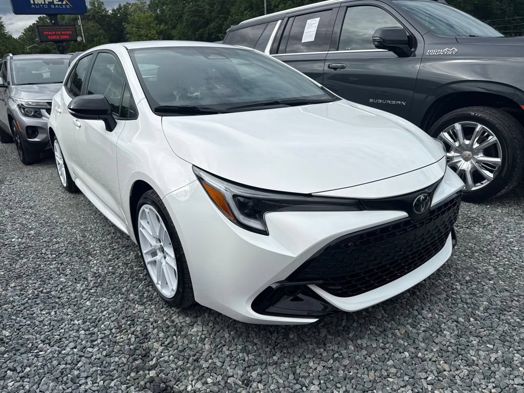 Used 2026 Toyota Corolla SE FWD image 2