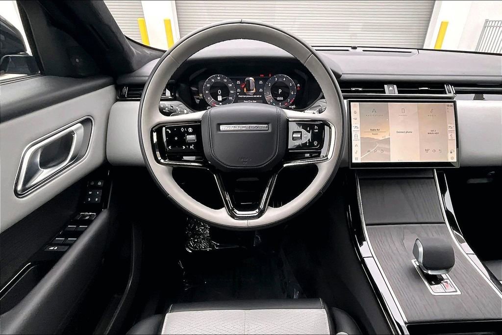 Used 2026 Land Rover Range Rover Velar Autobiography image 19
