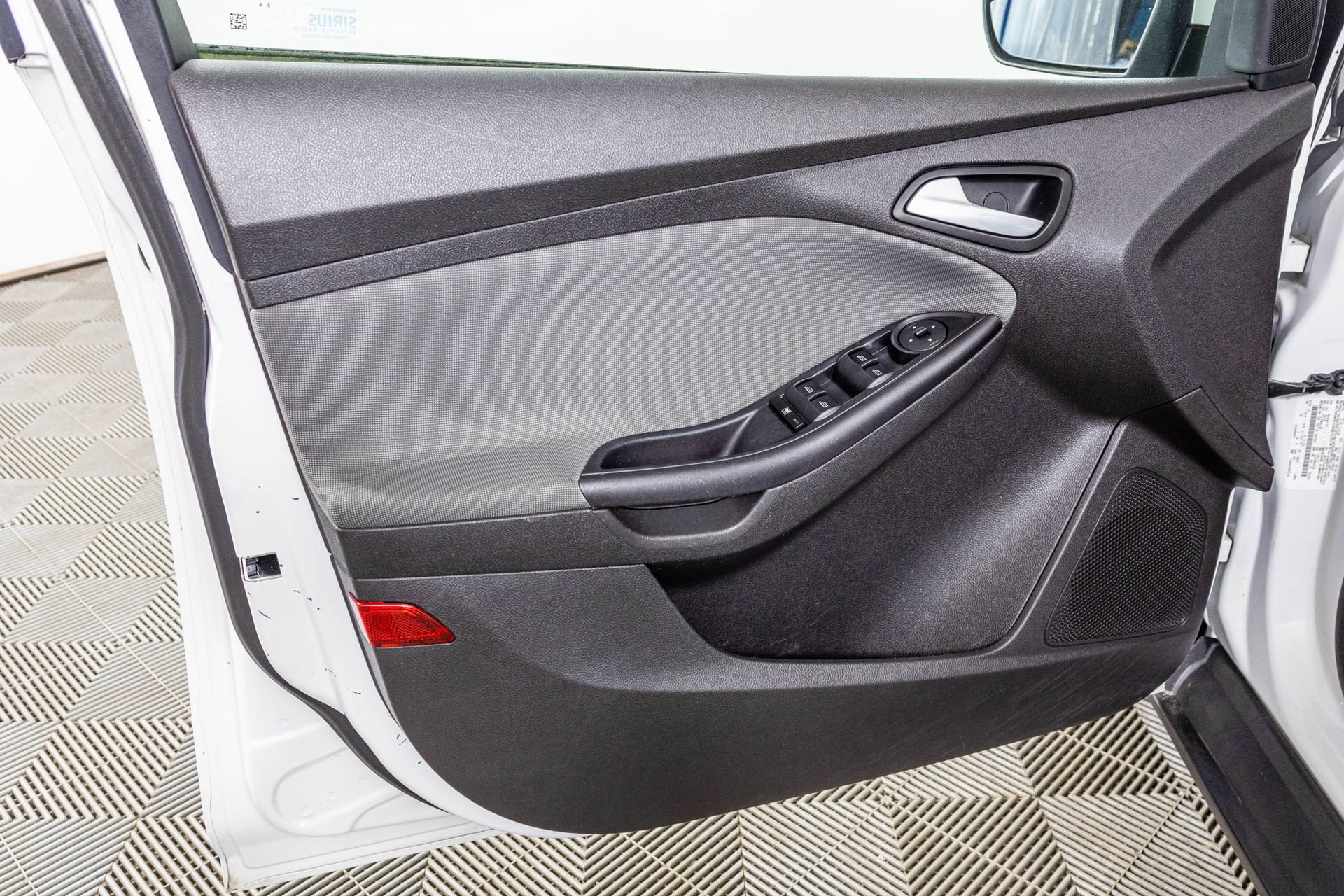 Used 2013 Ford Focus SE image 32