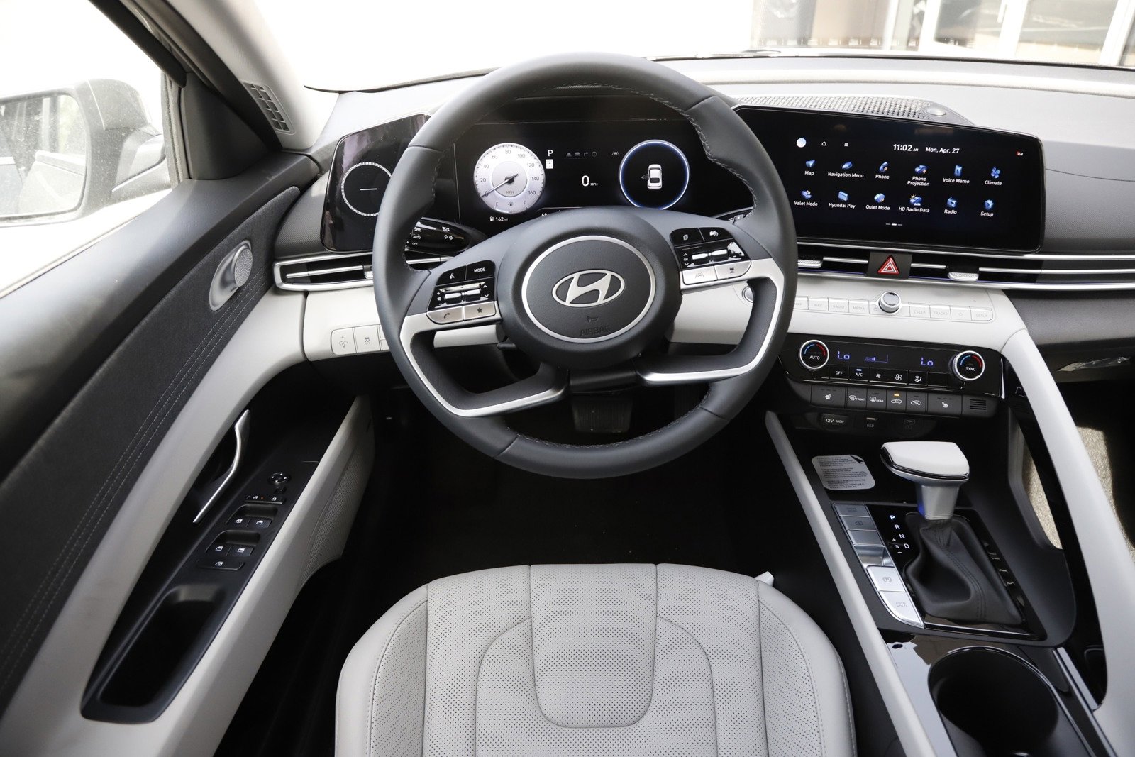 New 2026 Hyundai Elantra Limited FWD image 18