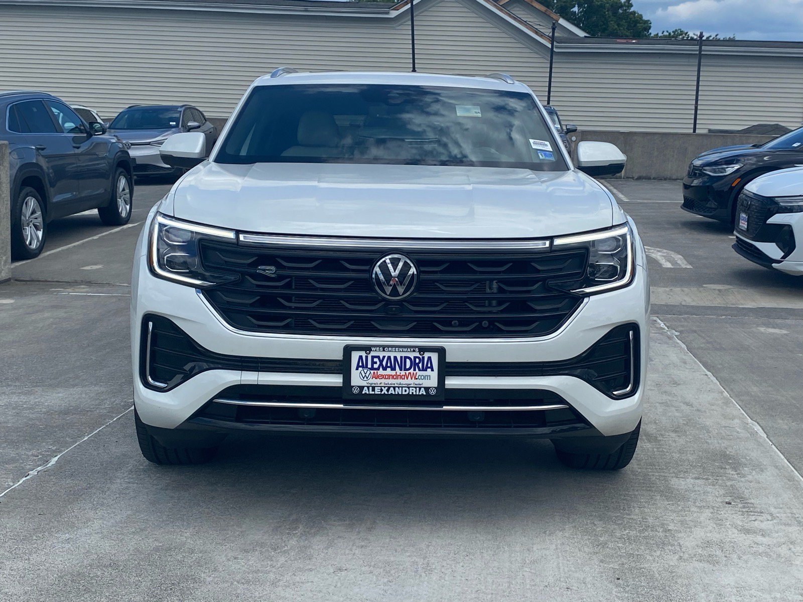 Used 2026 Volkswagen Atlas Cross Sport SEL Premium R-Line AWD/4WD image 5