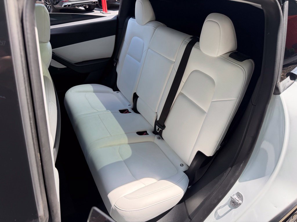 Used 2022 Tesla Model Y Performance AWD/4WD image 31