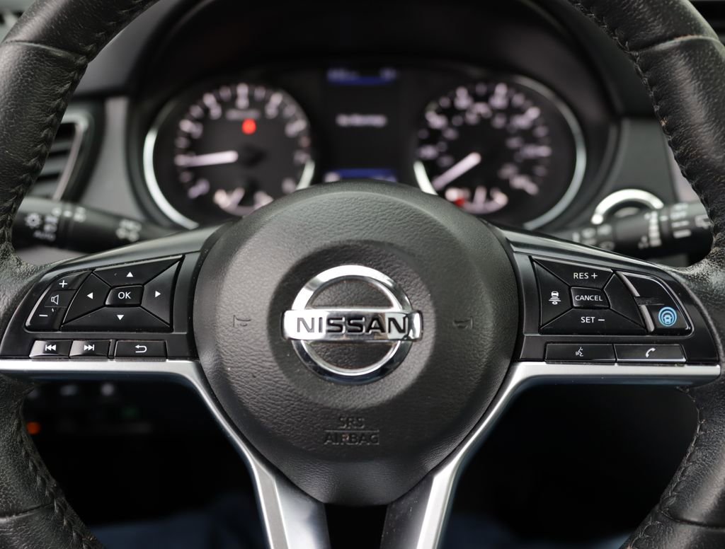 Used 2019 Nissan Rogue SL w/ Premium Package image 12