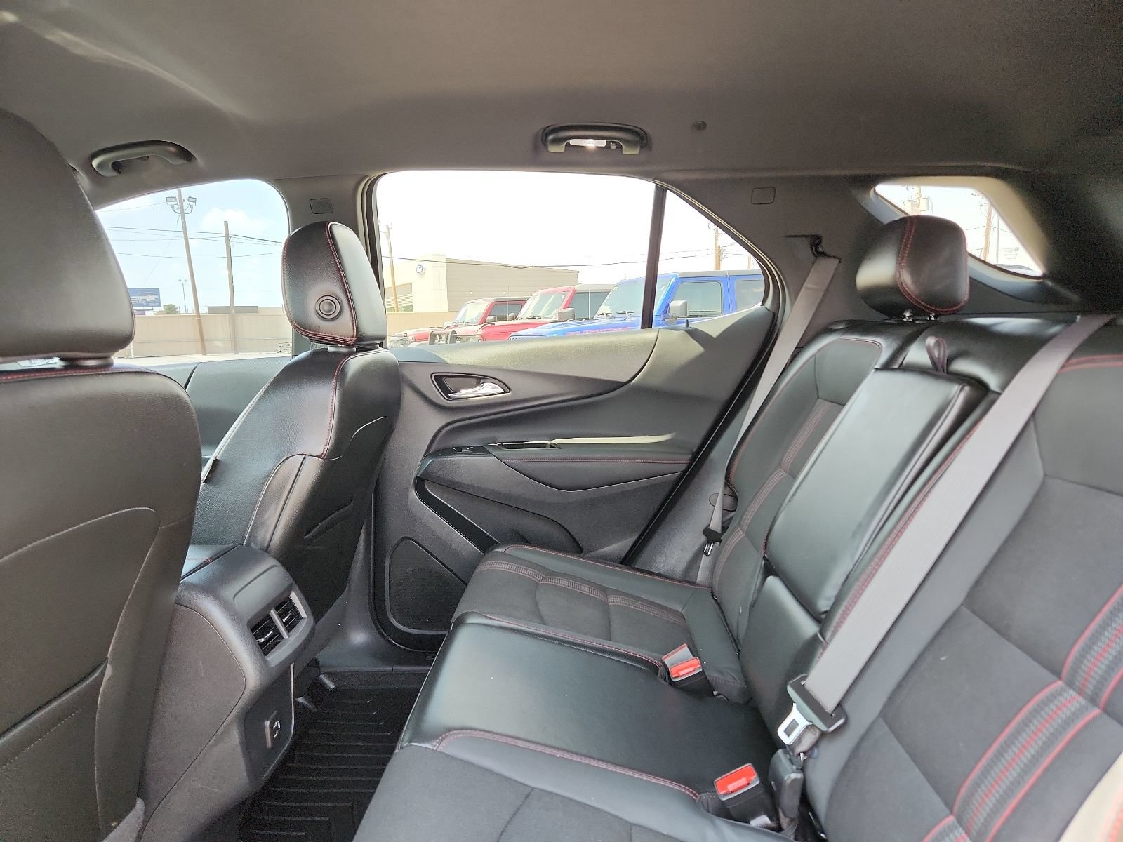 Used 2023 Chevrolet Equinox RS FWD image 9