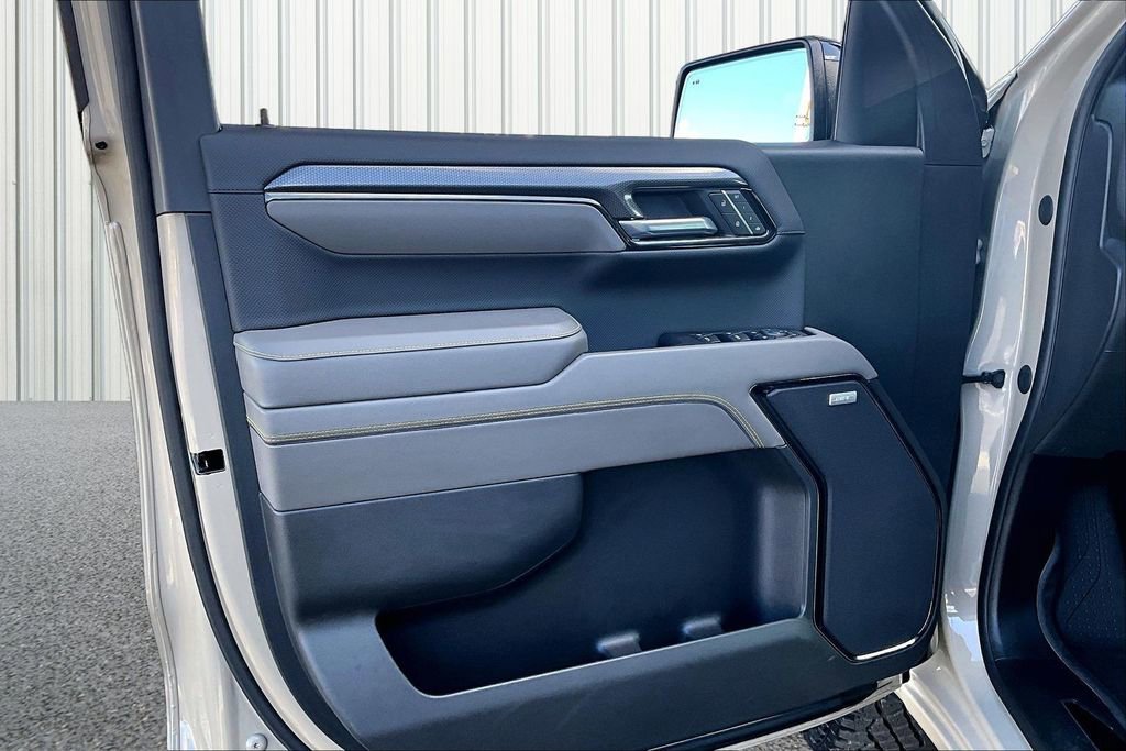 Used 2022 Chevrolet Silverado 1500 ZR2 w/ Technology Package image 16