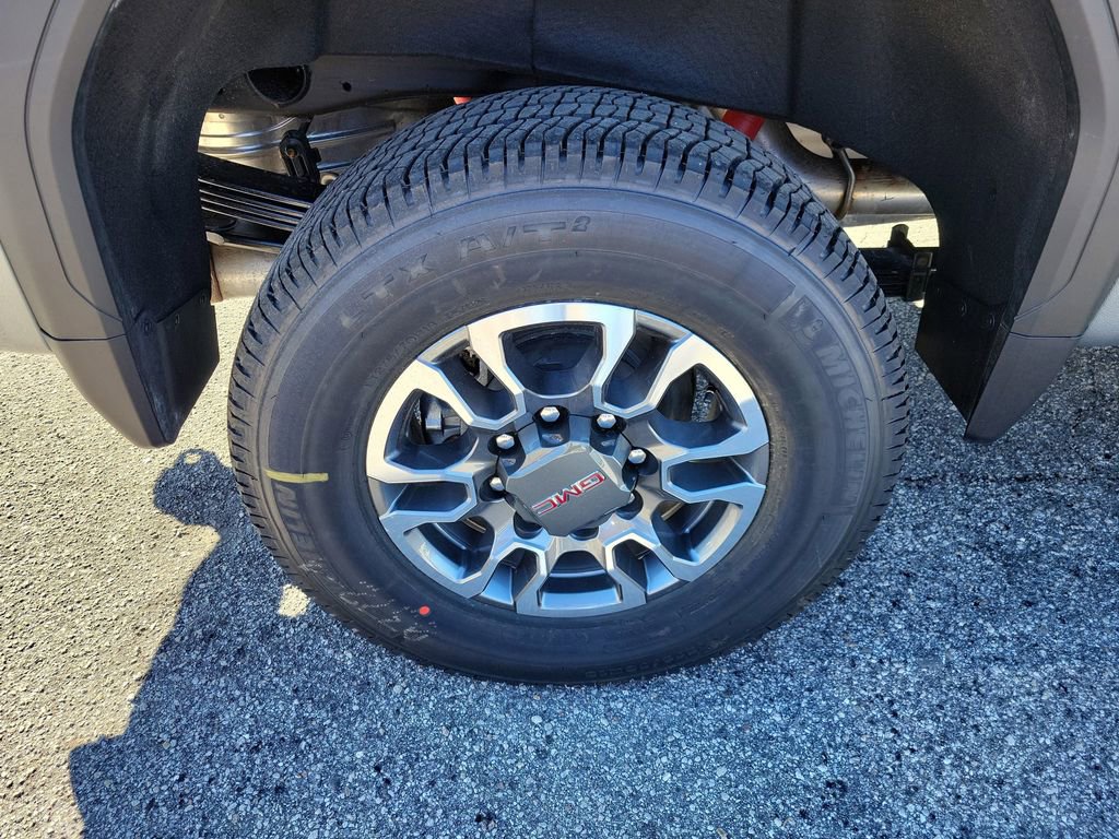 New 2026 GMC Sierra 2500 SLT w/ SLT Premium Package image 5