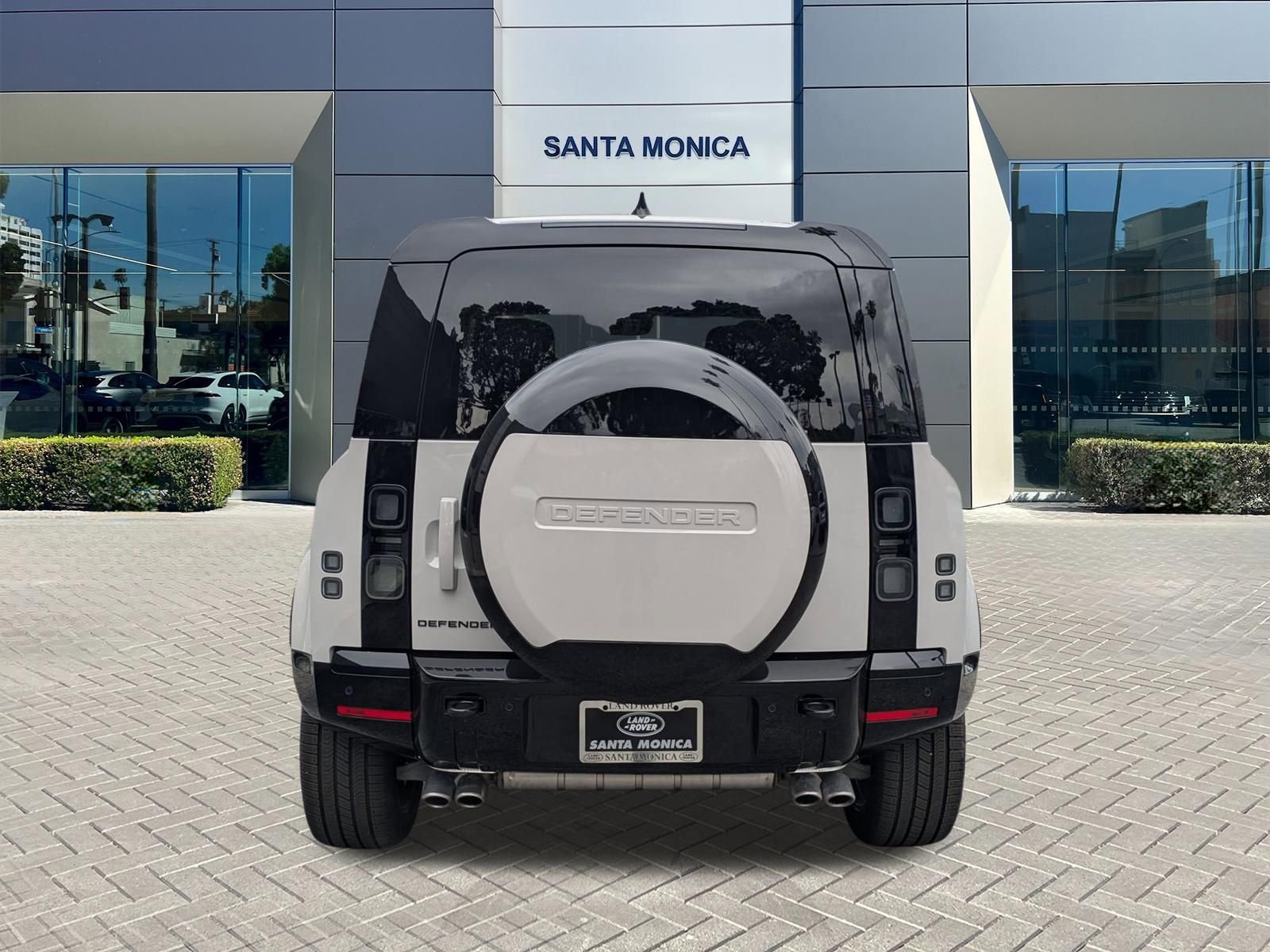 New 2026 Land Rover Defender 110 X-Dynamic SE image 6