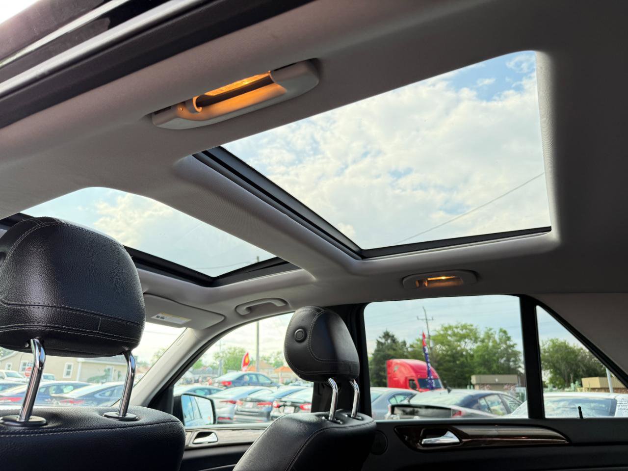 Used 2015 Mercedes-Benz ML 350 4MATIC w/ Premium 1 Package image 28