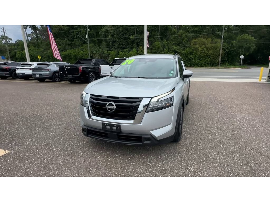 Used 2024 Nissan Pathfinder SV AWD/4WD image 7