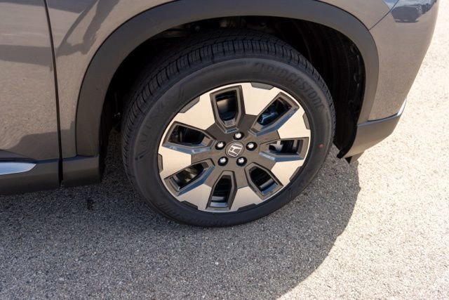 New 2026 Honda Pilot Touring image 9