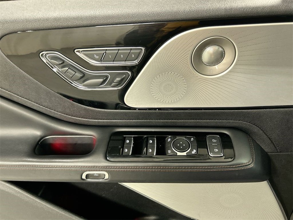 Used 2020 Lincoln Aviator Reserve w/ Equipment Group 202A image 11
