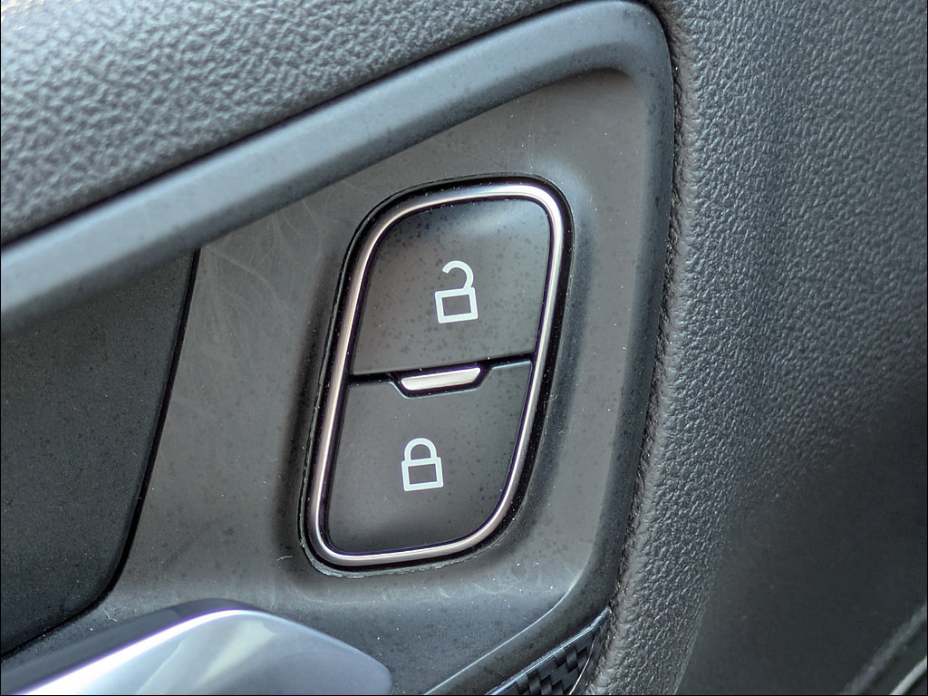 Used 2025 Ford Escape ST-Line FWD image 29