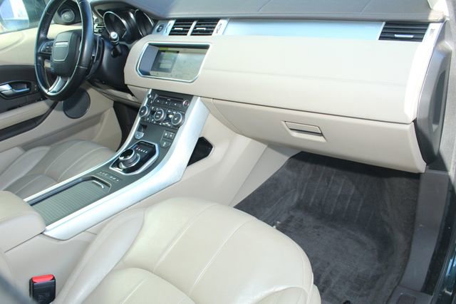 Used 2017 Land Rover Range Rover Evoque SE image 24