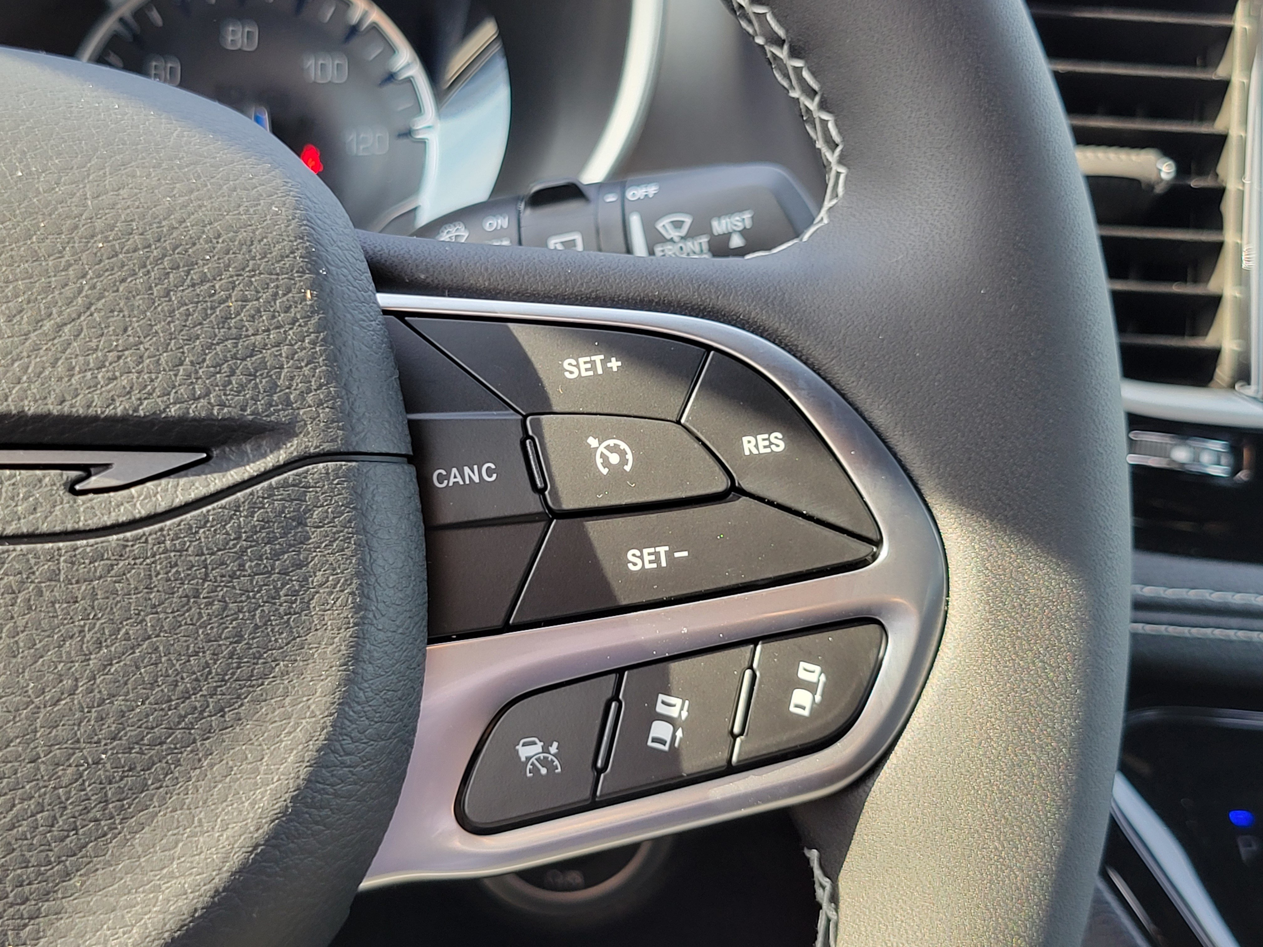 New 2027 Chrysler Pacifica Select FWD image 14