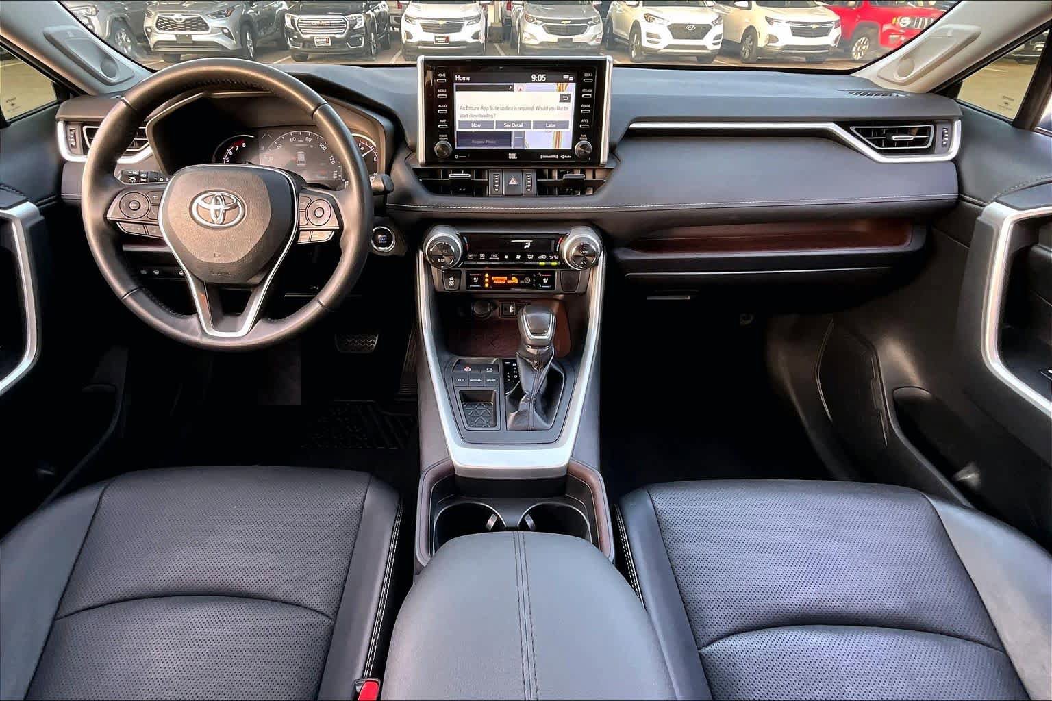 Used 2019 Toyota RAV4 Limited w/ Cold Weather Package FWD image 15