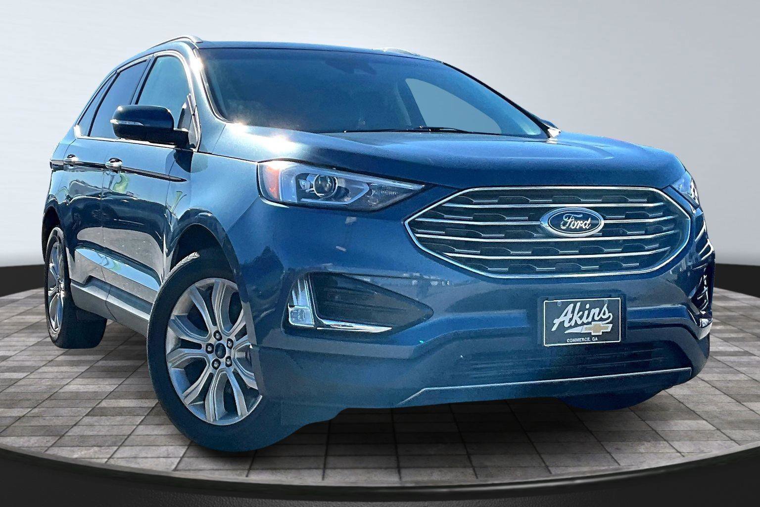 Used 2019 Ford Edge Titanium image 3