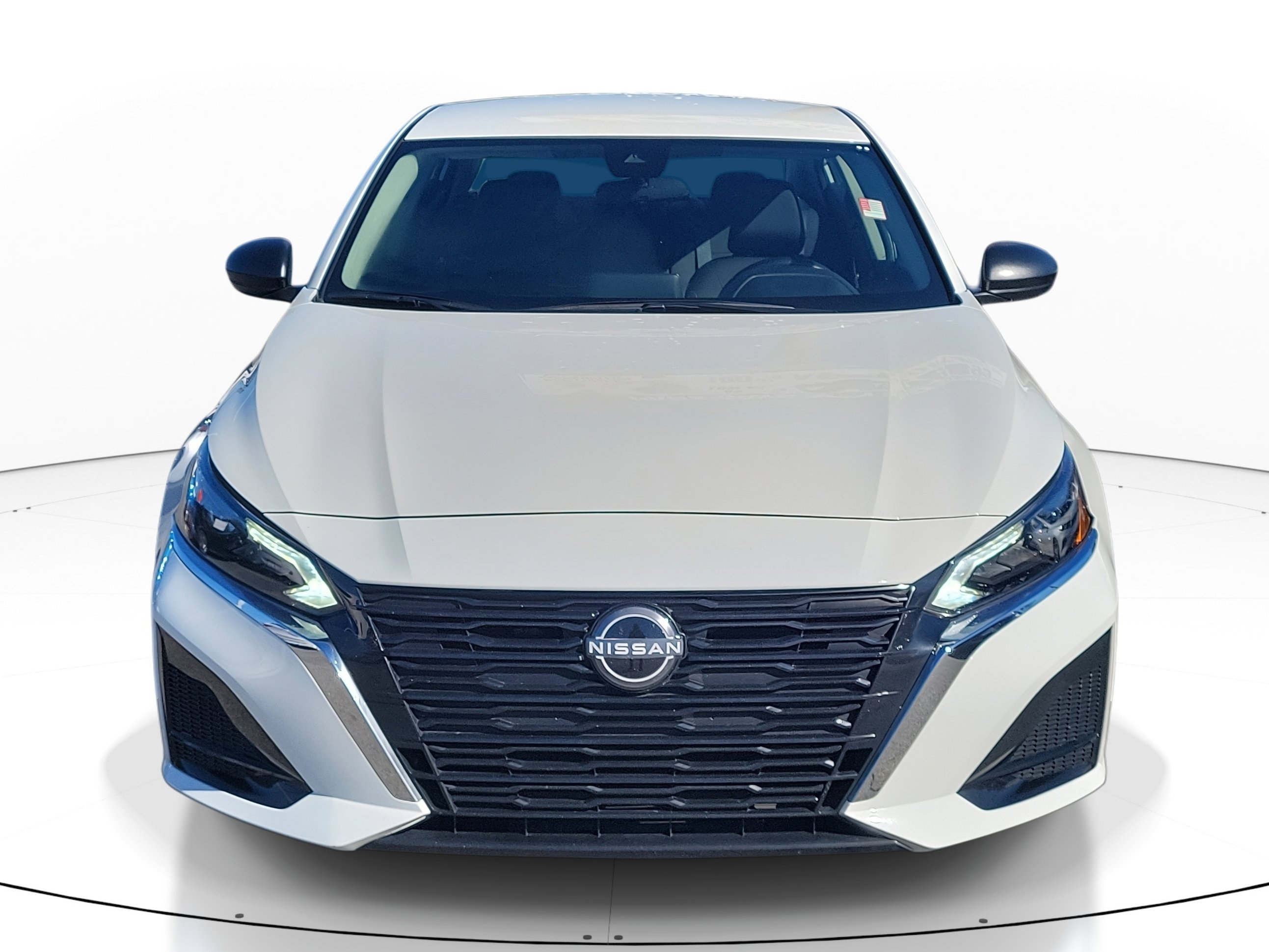 Used 2025 Nissan Altima 2.5 SV image 2