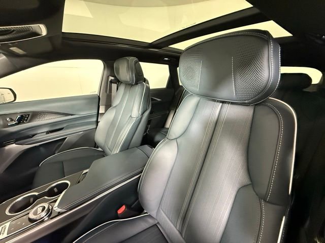New 2025 Cadillac Lyriq Luxury w/ Nappa Leather Package RWD image 12