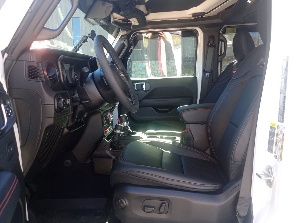Used 2025 Jeep Wrangler Unlimited Rubicon image 9