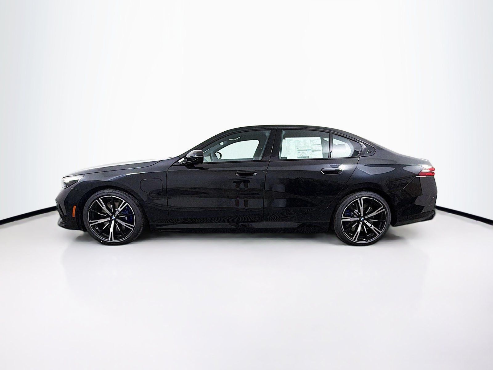New 2027 BMW 550e xDrive AWD/4WD image 4