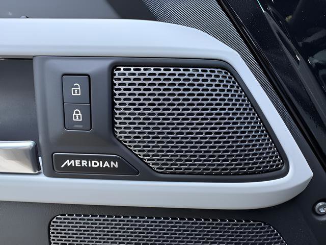 Certified 2024 Land Rover Defender 110 X-Dynamic SE image 16