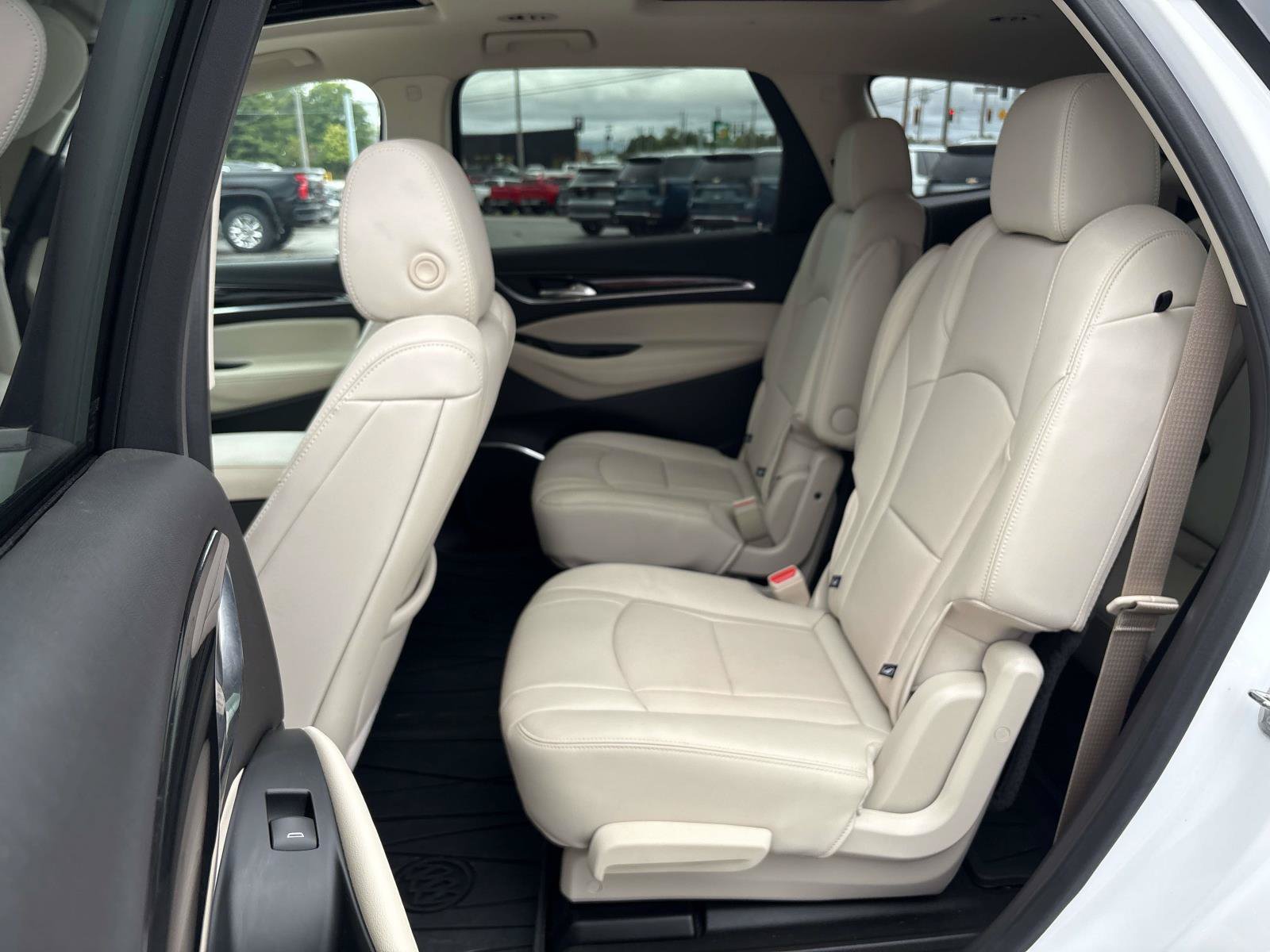 Used 2023 Buick Enclave Essence w/ Experience Buick Package FWD image 10
