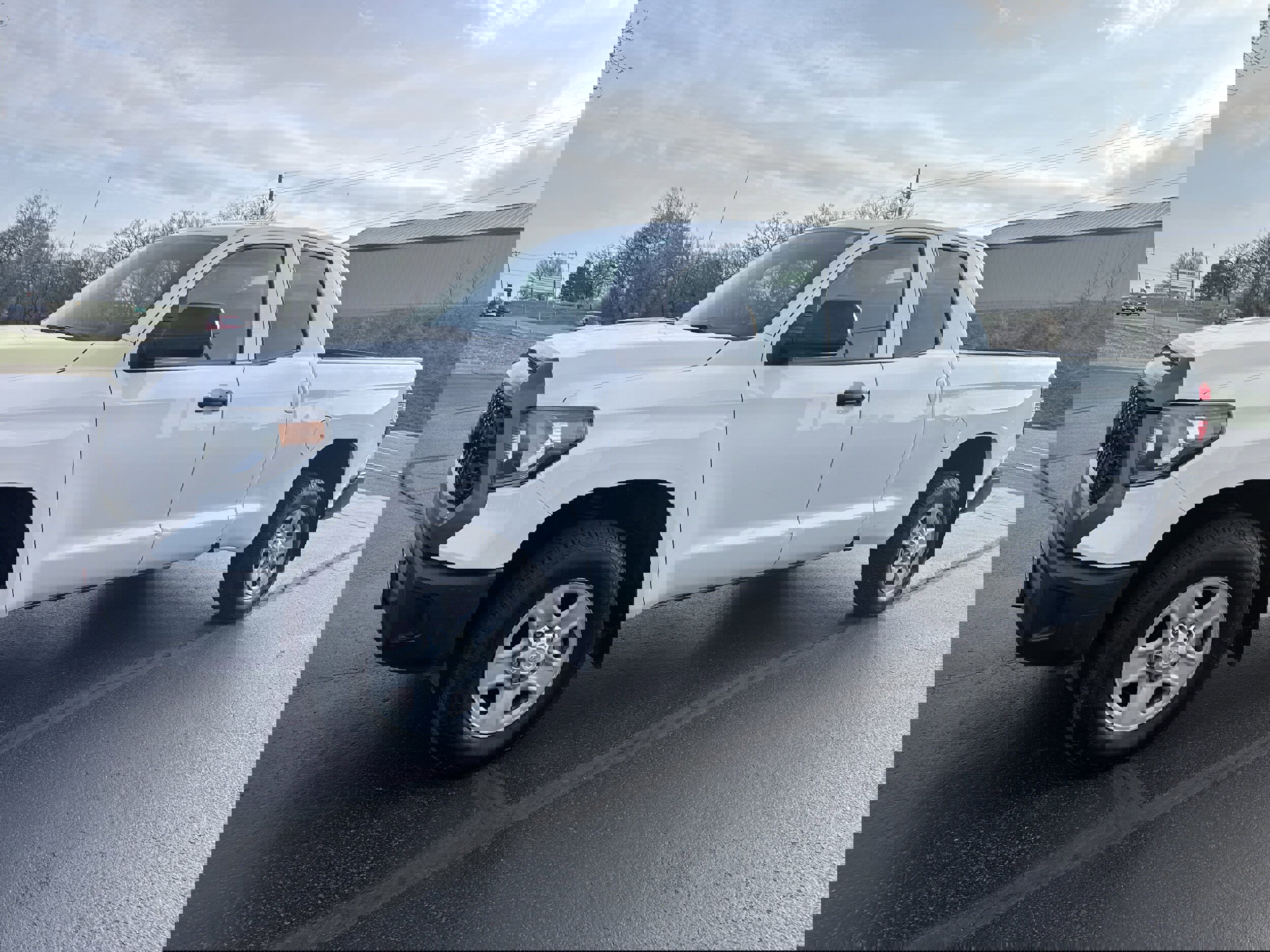 Used 2019 Toyota Tundra SR image 2