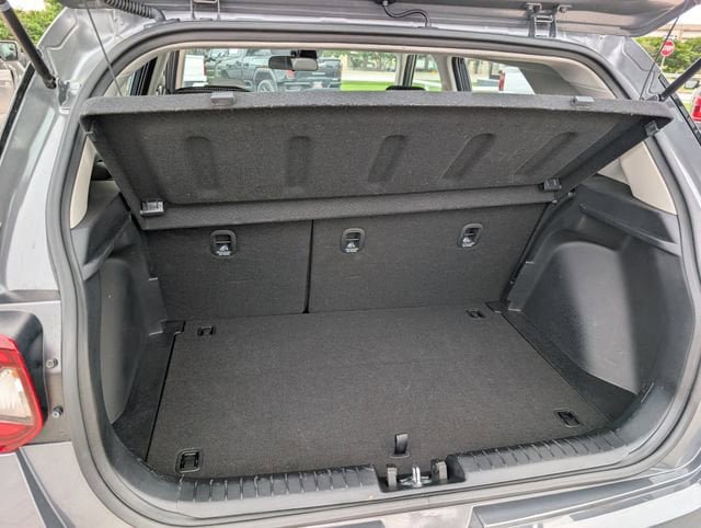 Used 2025 Hyundai Venue SEL FWD image 28