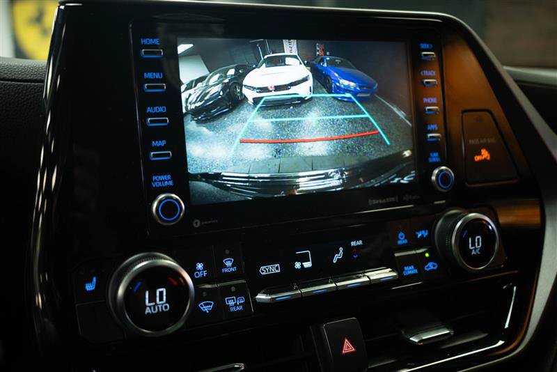 Used 2022 Toyota Highlander XLE FWD image 25