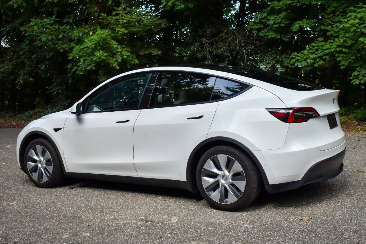 Used 2021 Tesla Model Y 2WD image 5