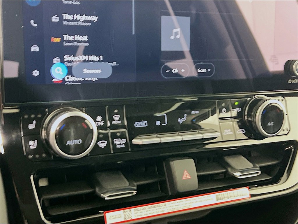 New 2026 Toyota Highlander Limited image 14