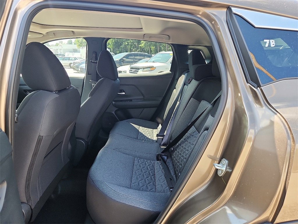 New 2025 Nissan Kicks SV w/ SV Premium Package image 5